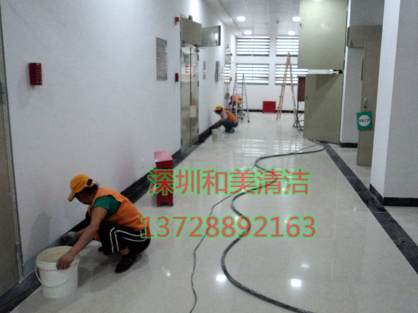 �����_��